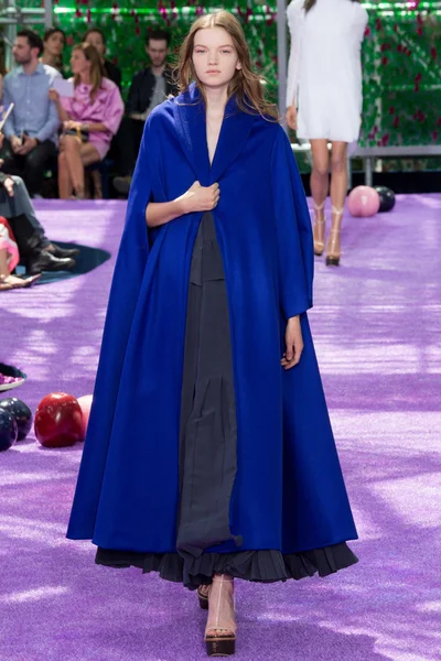 Look 10